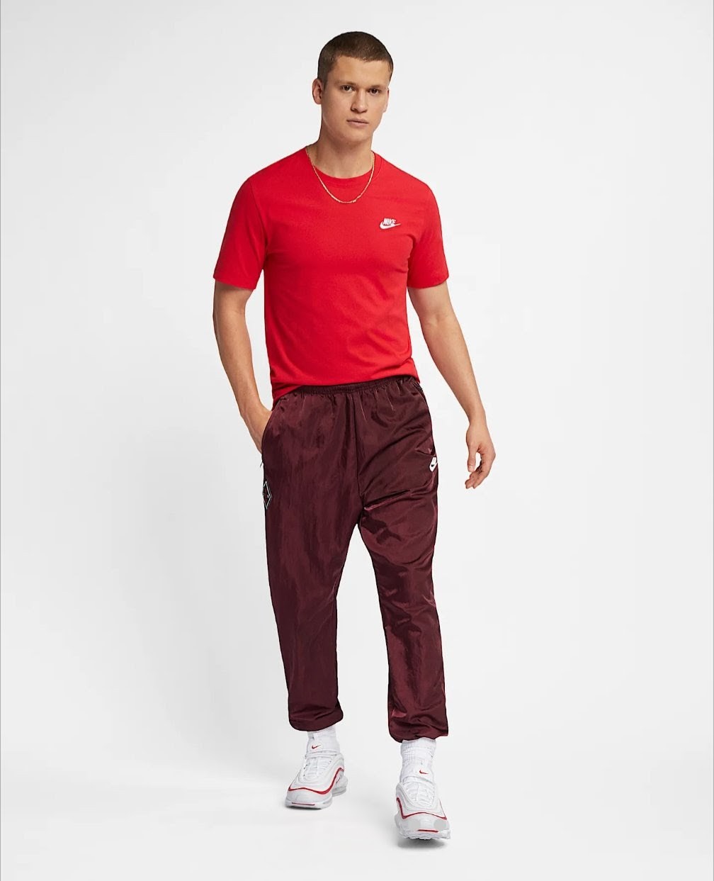 Nike Sportswear Club T-Shirt - Red