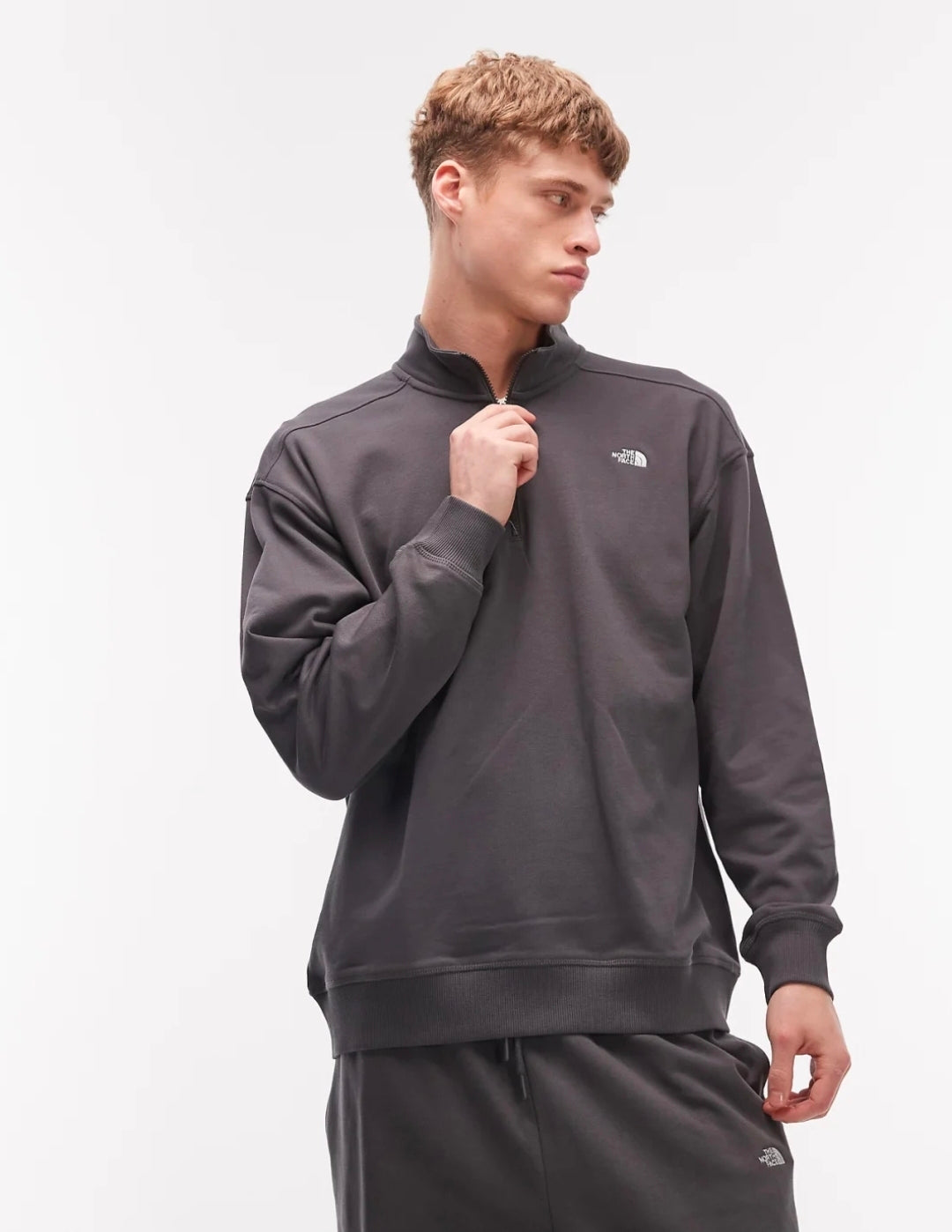 The North Face Essential Logo Light Oversized 1/4 Zip In Grey